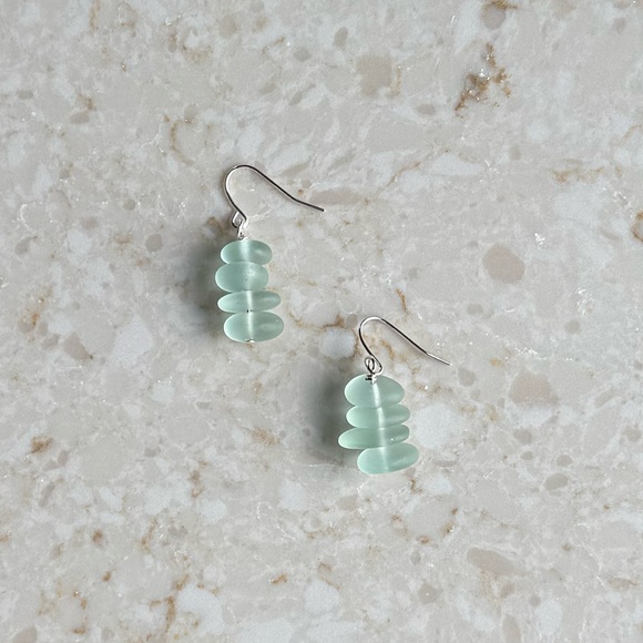 Tuckernuck Jewelry - NWOT Tuckernuck Seaglass Stack Earrings, Seafoam